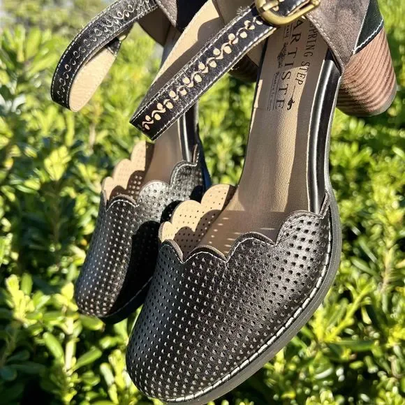 L’Artiste Spring Step Parchelle Black Perforated Mary Jane Heels Size 7.5-8 NEW - Picture 6 of 8